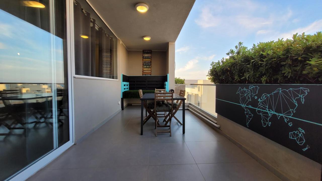 Stylish - Modern - Large Terrace - 2 Bed - 200 M From Sea - Fully Air Con Apartment St. Paul's Bay Ngoại thất bức ảnh
